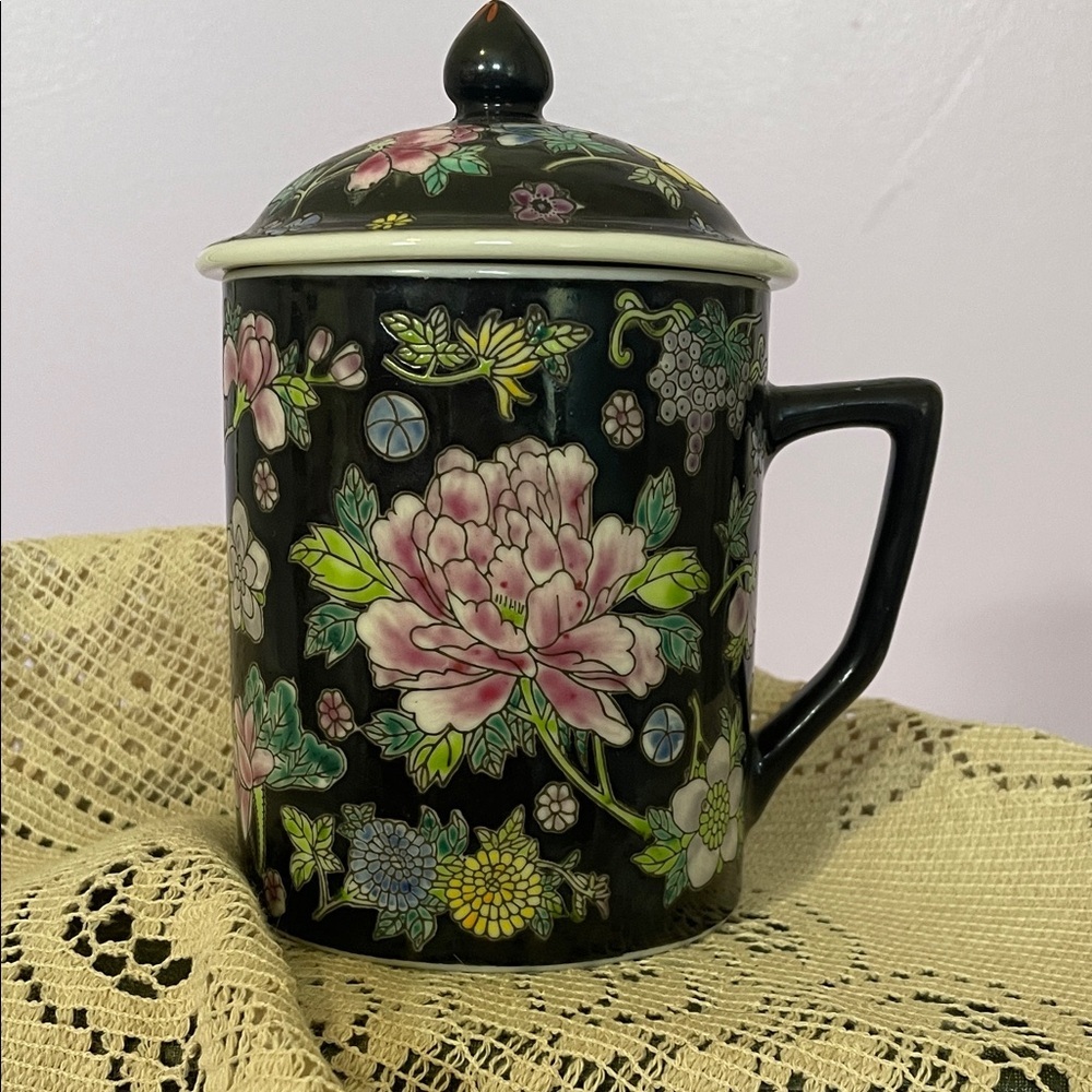 Floral Black Porcelain Lidded tea Mug with Pink Peony Motif